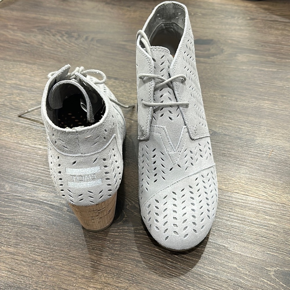 Gray suede Toms